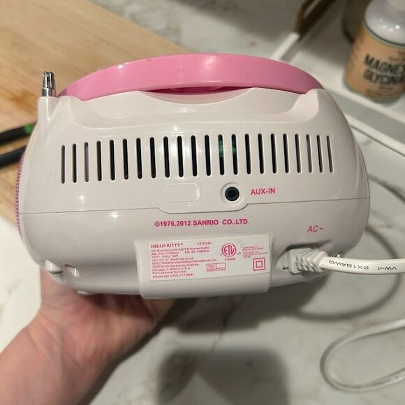 Y2K Hello Kitty AM/FM Radio CD Player VTG Boombox AUX Pink White Sanrio 2012 - Picture 5 of 8